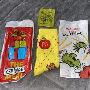 2025‎ McDONALD'S Grinch Christmas Adult Happy Meal Socks YELLOW